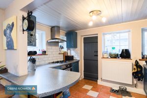 Kitchen- click for photo gallery